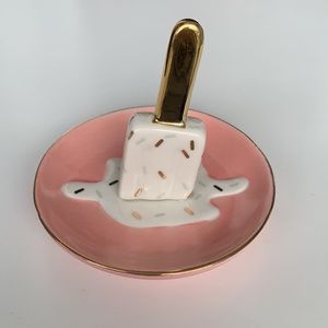 Melting popsicle ring dish